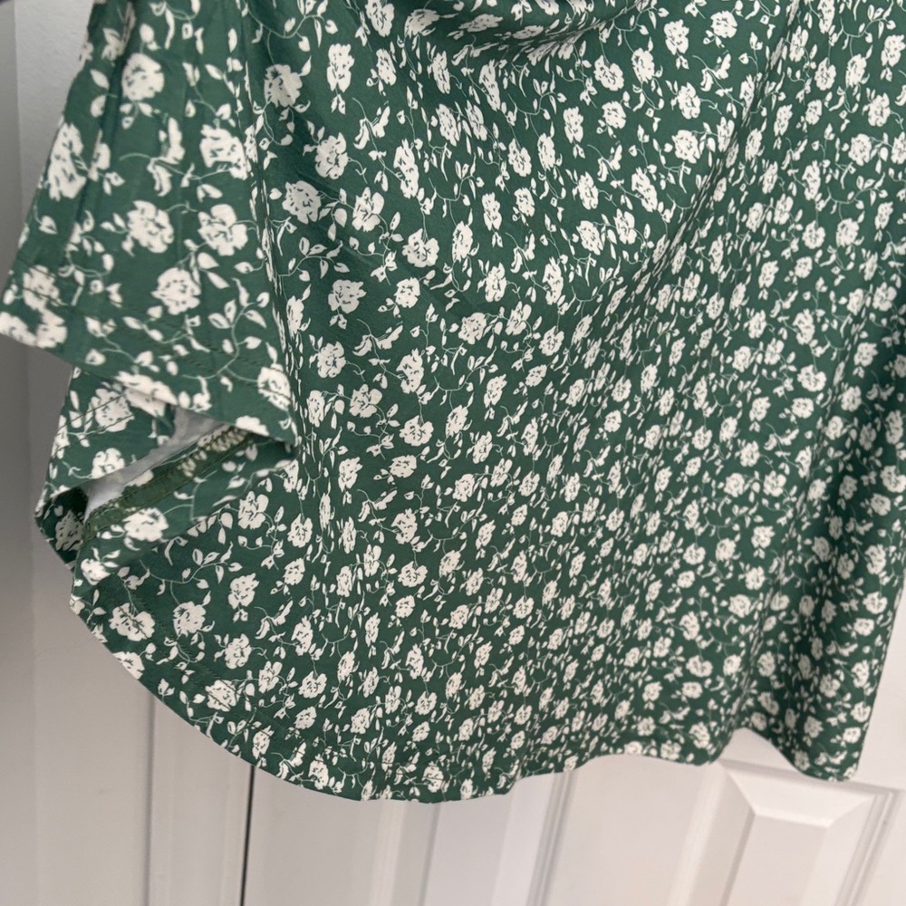 Guberry Floral Green‎ Midi Dress - Picture 7 of 8